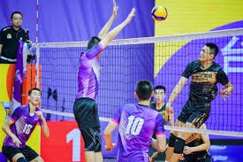 U22国足噩梦1分钟！蒯纪闻远射中柱，6打2防不住首次丢球